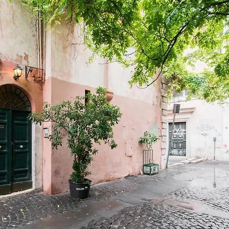 Livinginrome Trastevere - Vicolo Del Piede * Rome